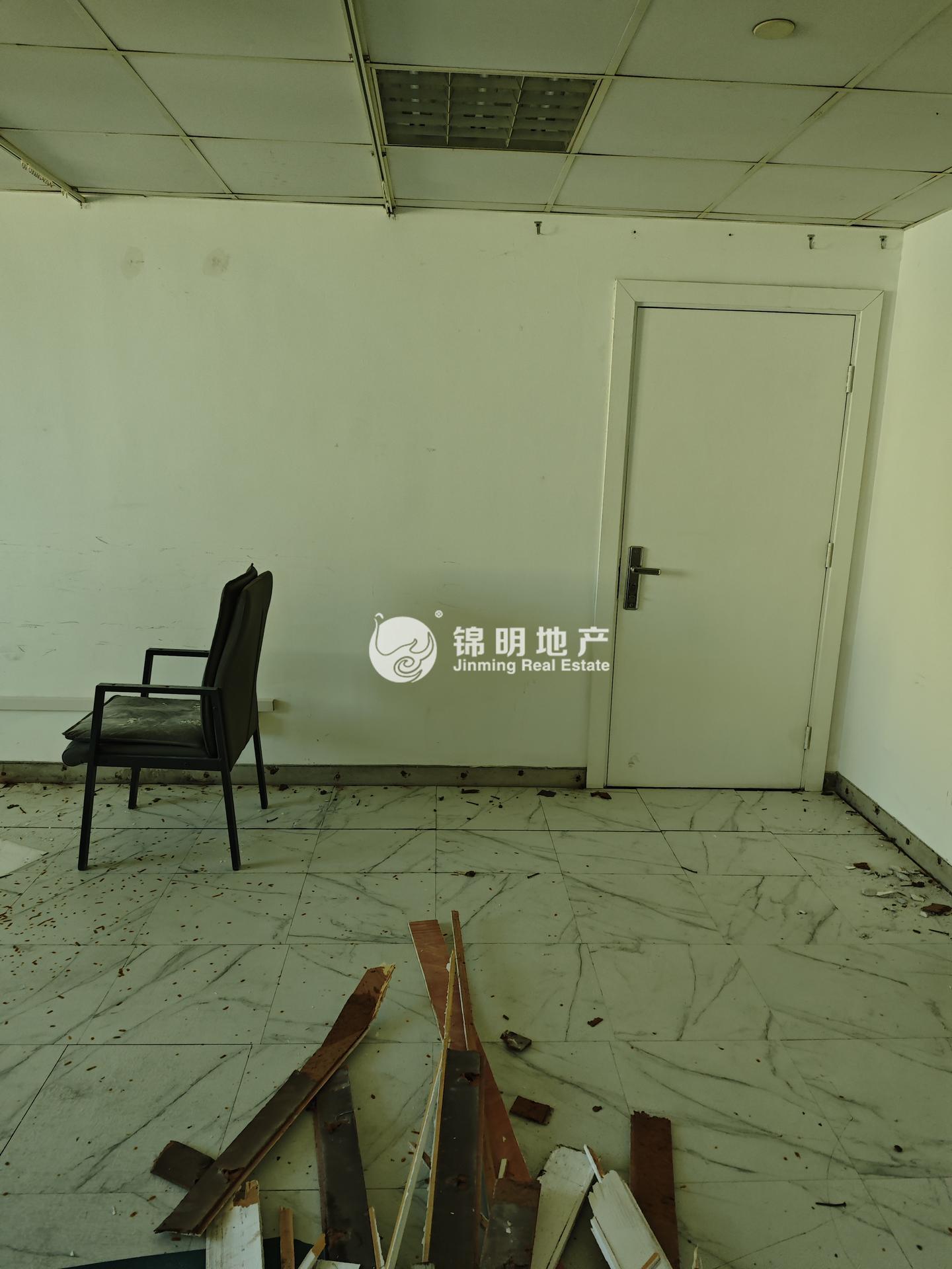 光新浦发广场95平米写字楼出租